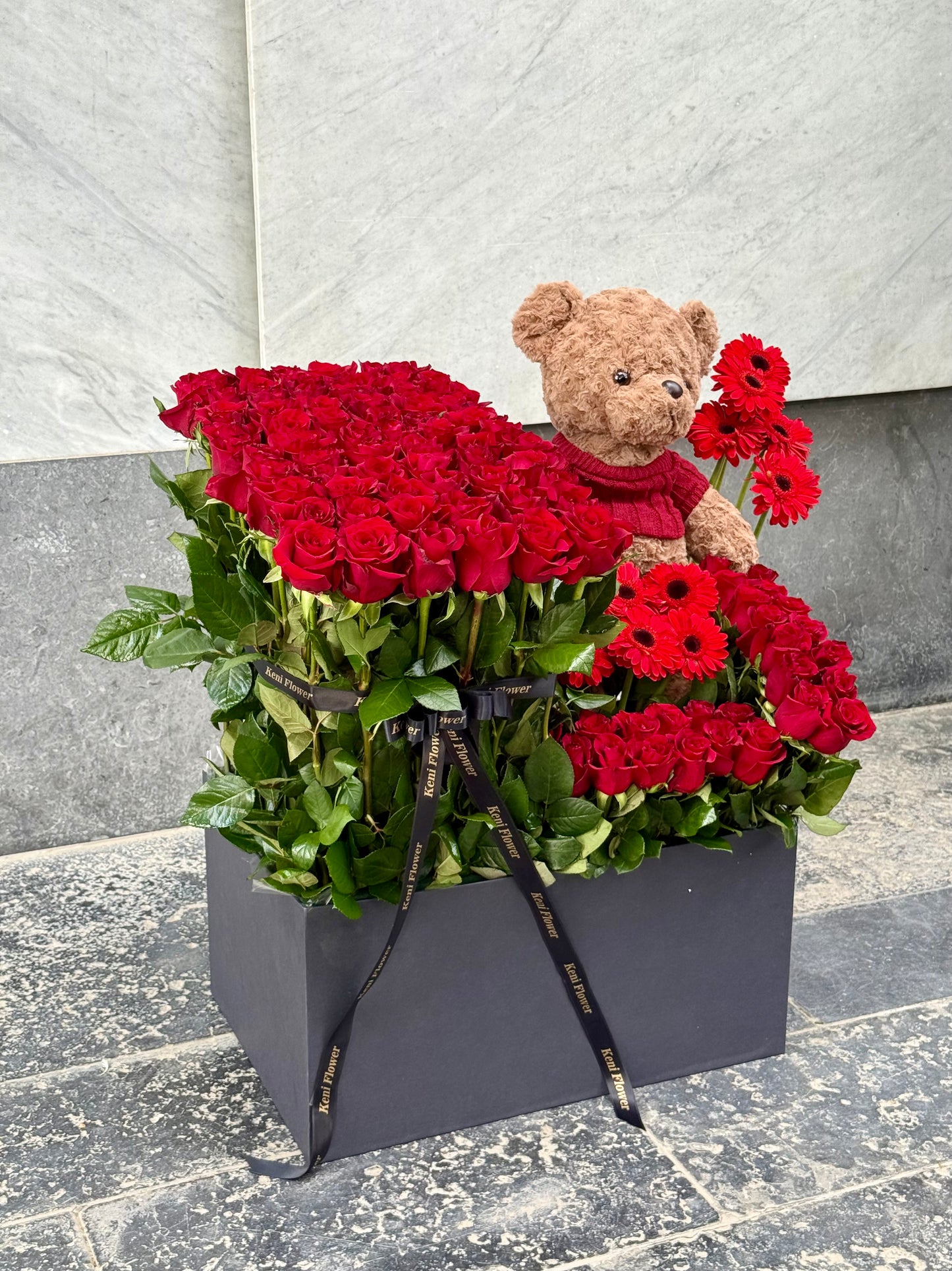 Grand Teddy Gesture