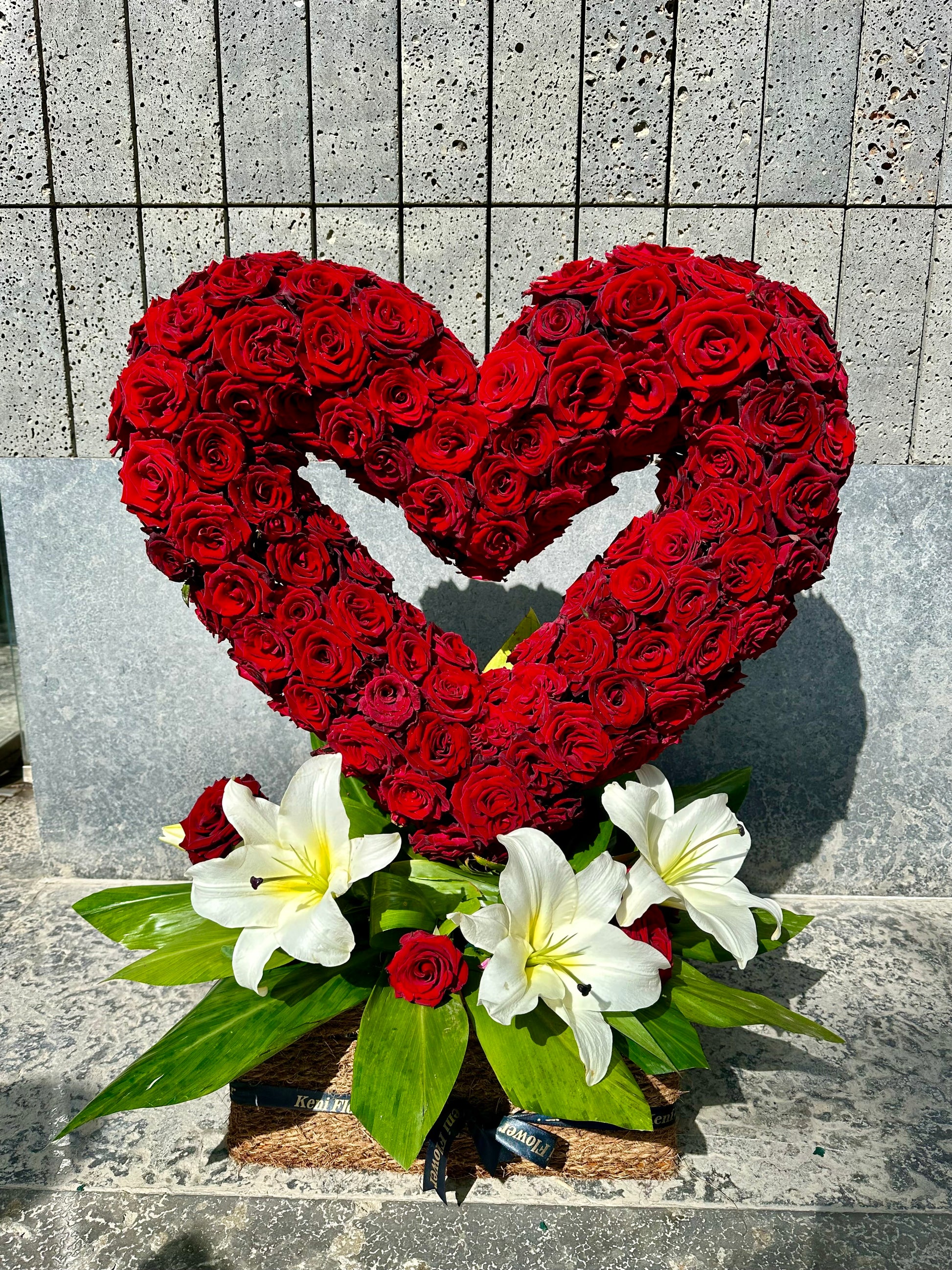 Standing Heart Roses Standing Heart – Keni Flower Shop