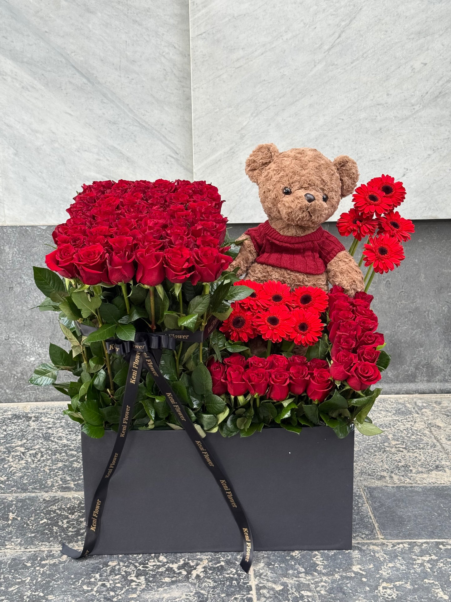 Grand Teddy Gesture