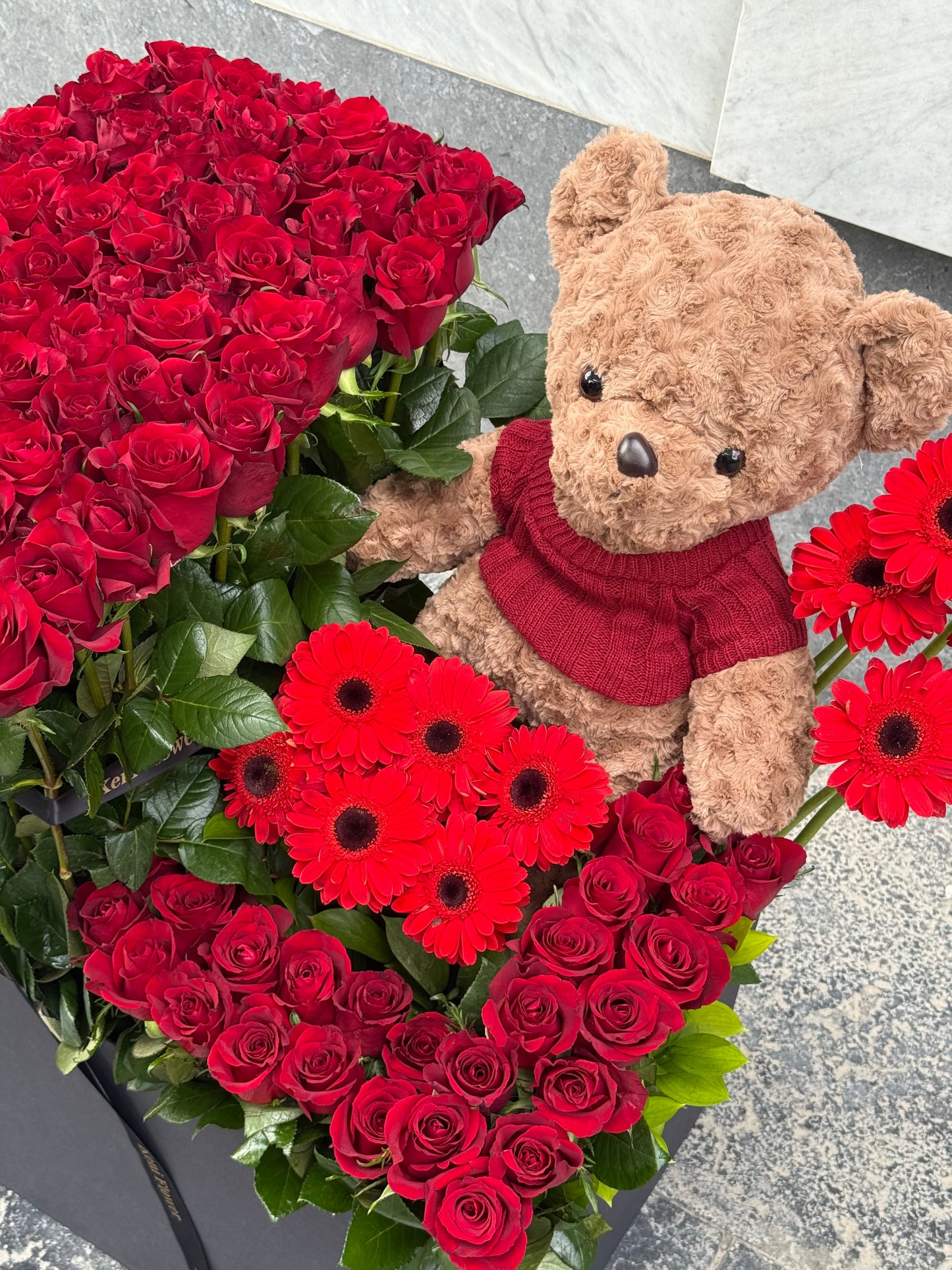 Grand Teddy Gesture