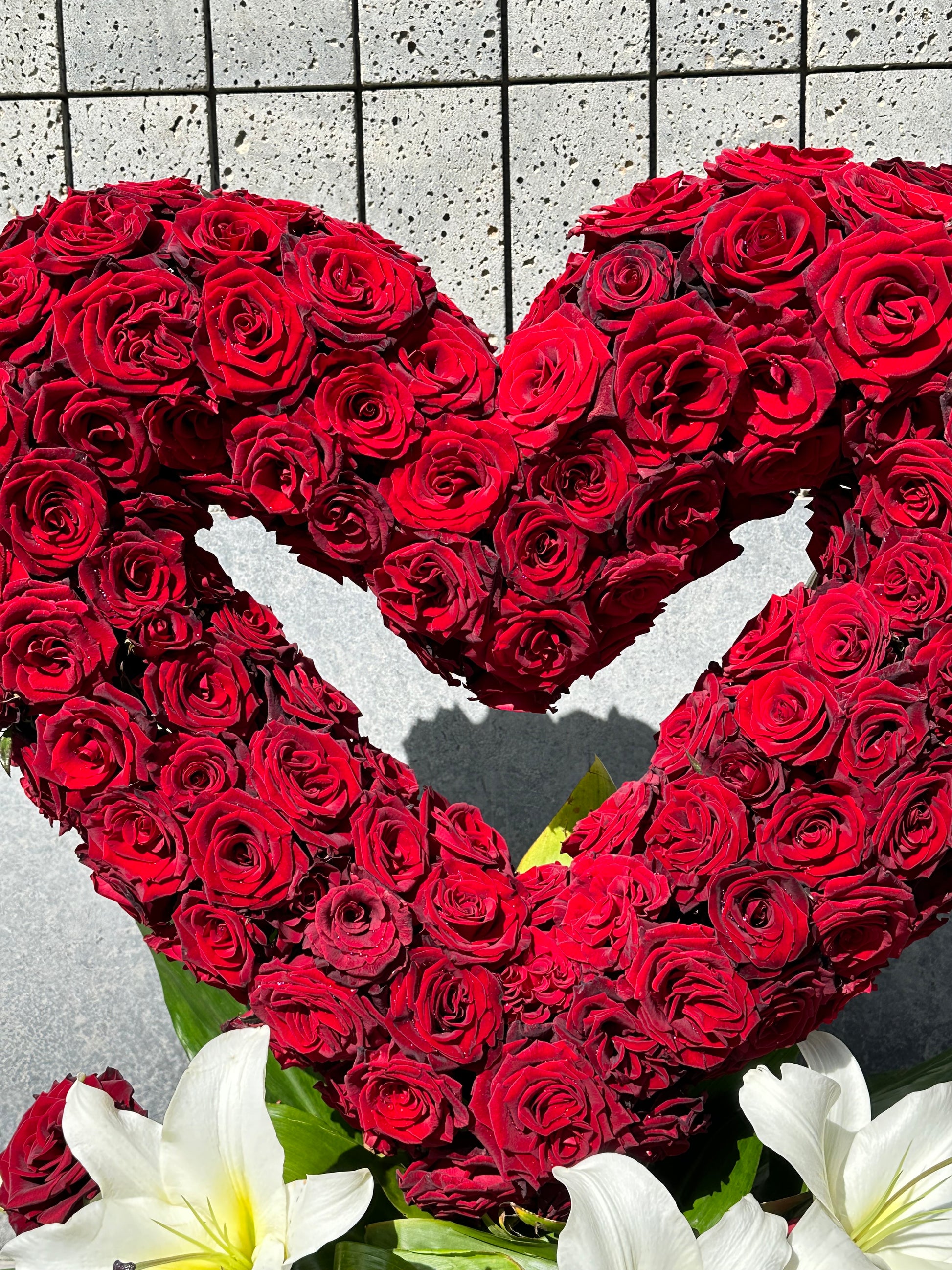 Standing Heart Roses Standing Heart – Keni Flower Shop