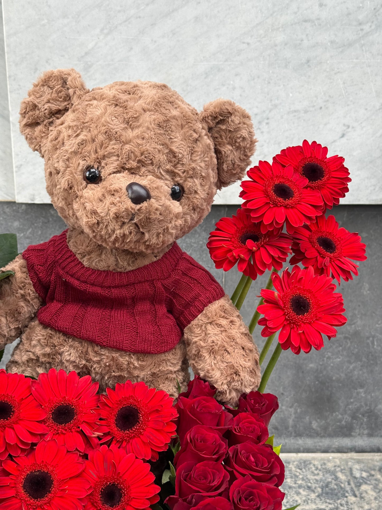 Grand Teddy Gesture