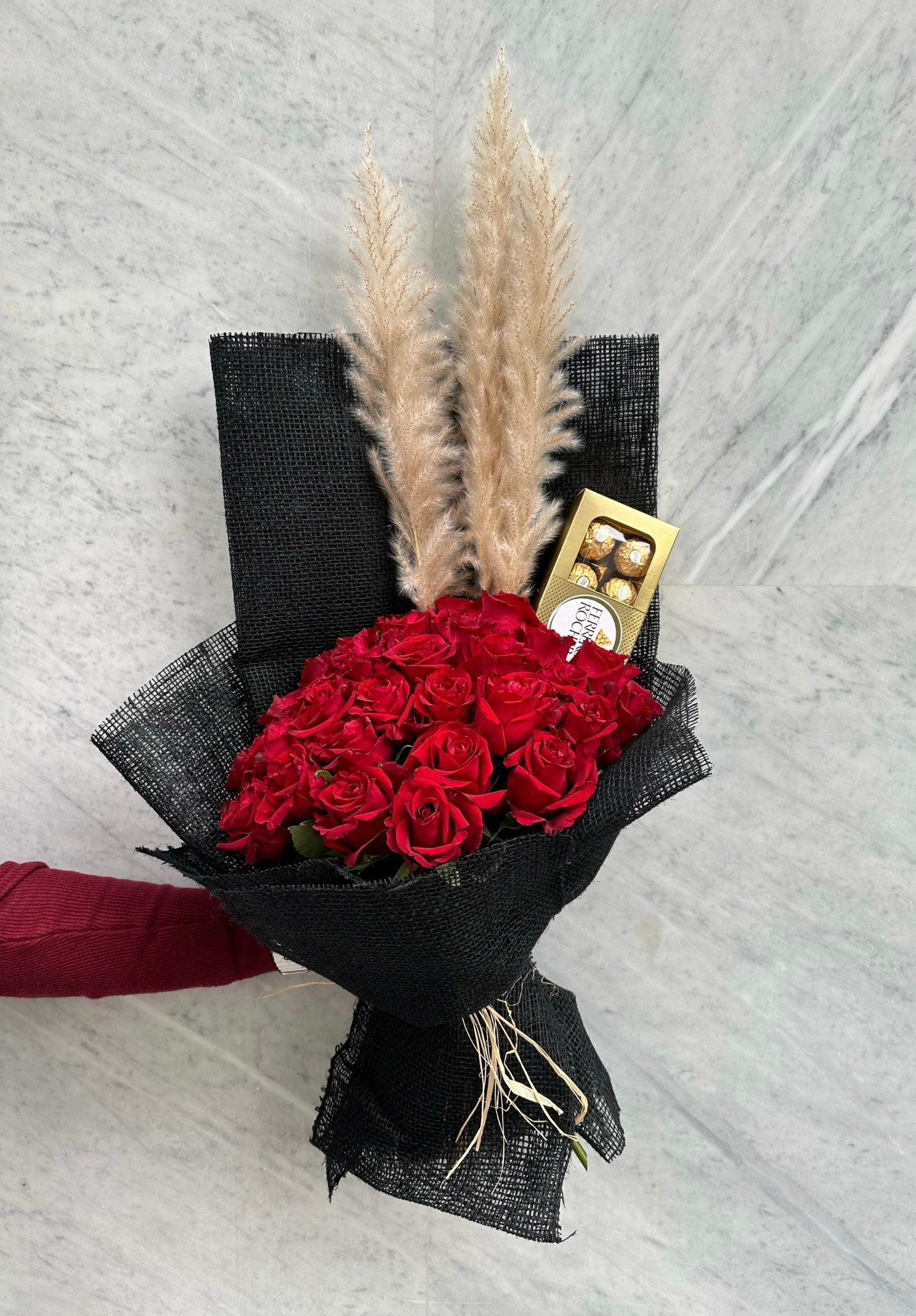 Roses with Pampas & Chocolate – Keni Flower Shop